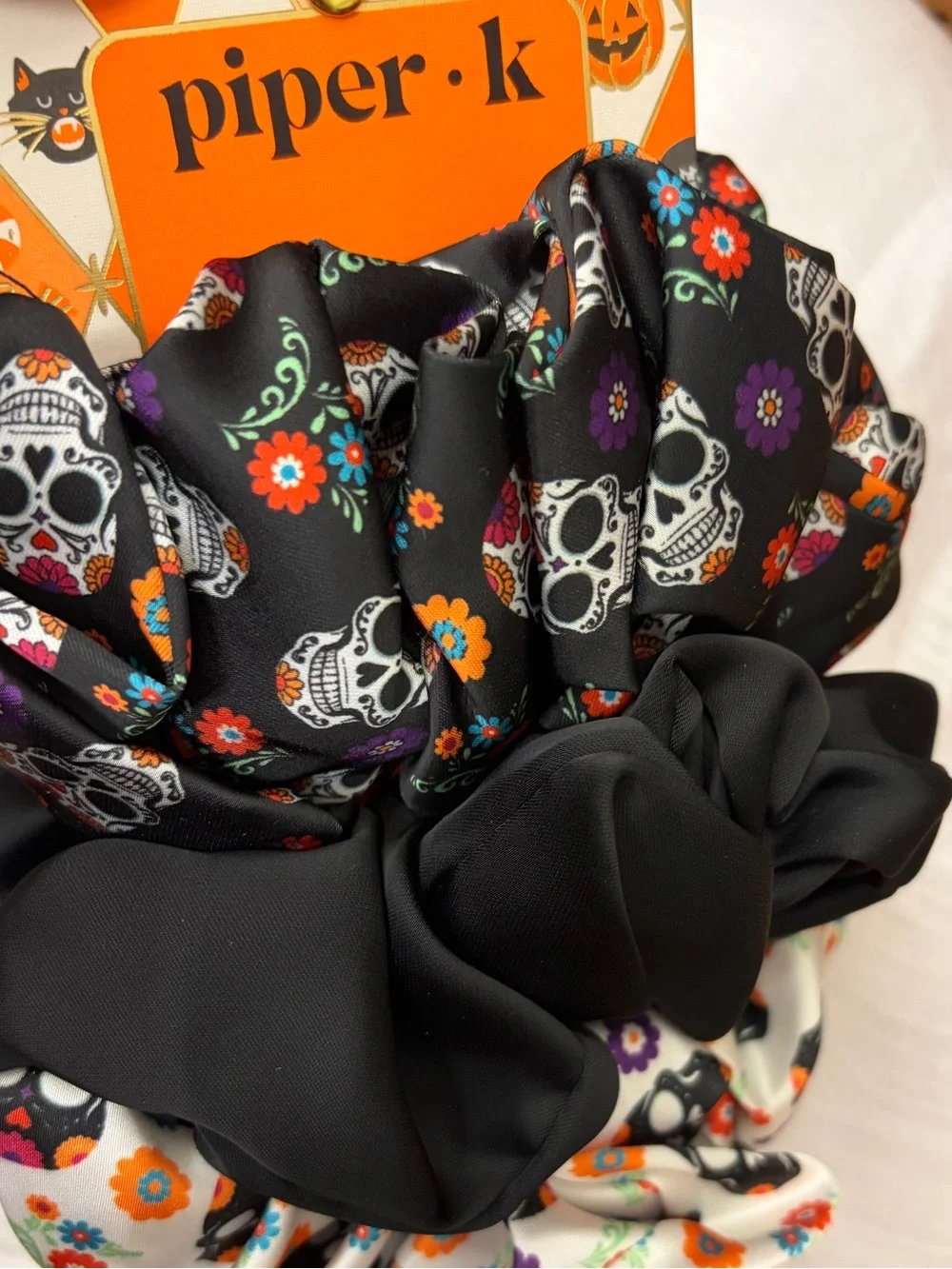 NWT ⚜️🖤⚜️ Piper K Sugar Skull Print Scrunchie Set of 3